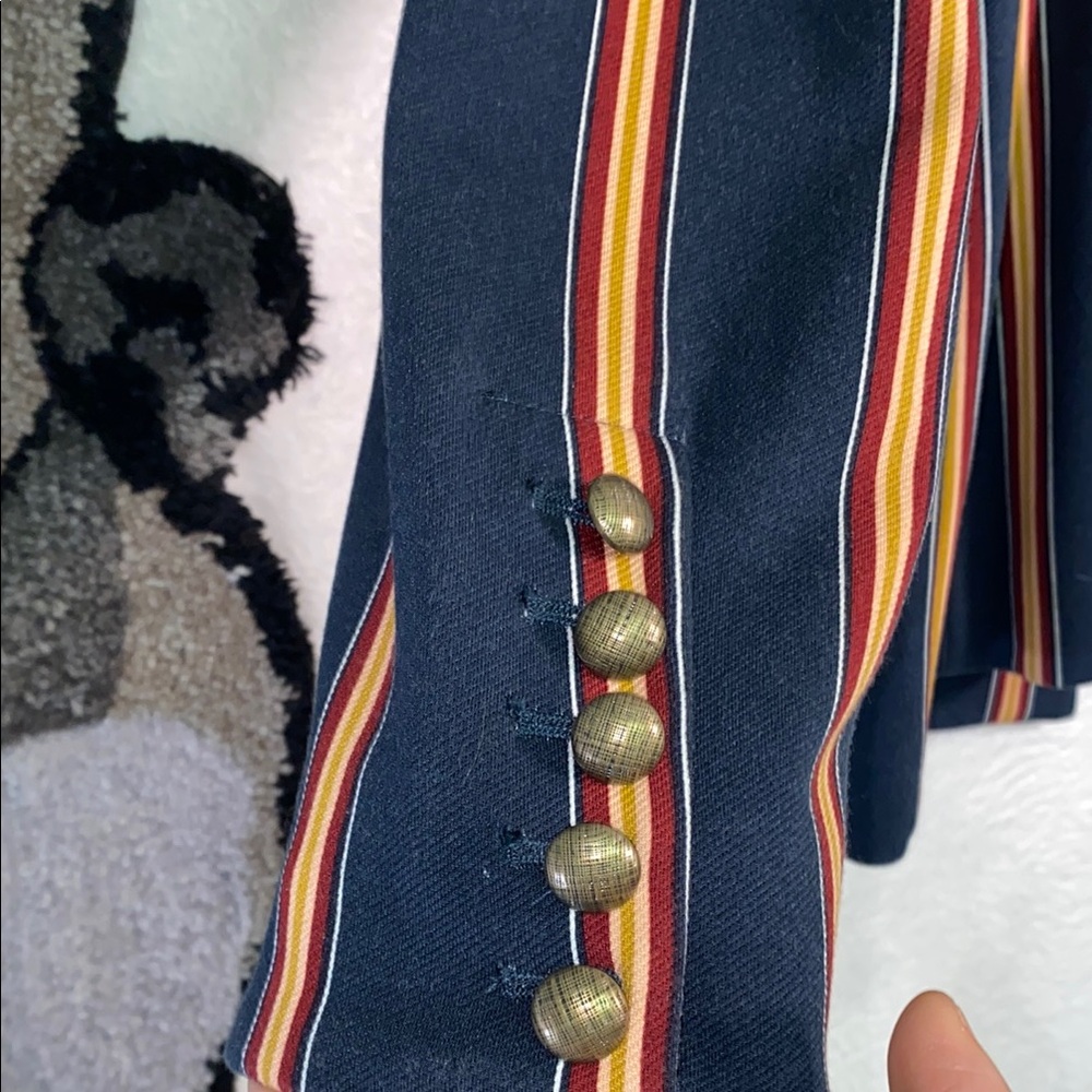 Chico’s Blue and Gold Chevron Blazer Modern Structured Design - Picture 5 of 7